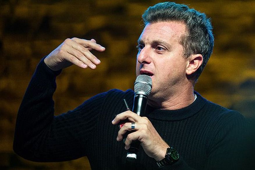 Luciano Huck desiste de disputa à Presidência da República