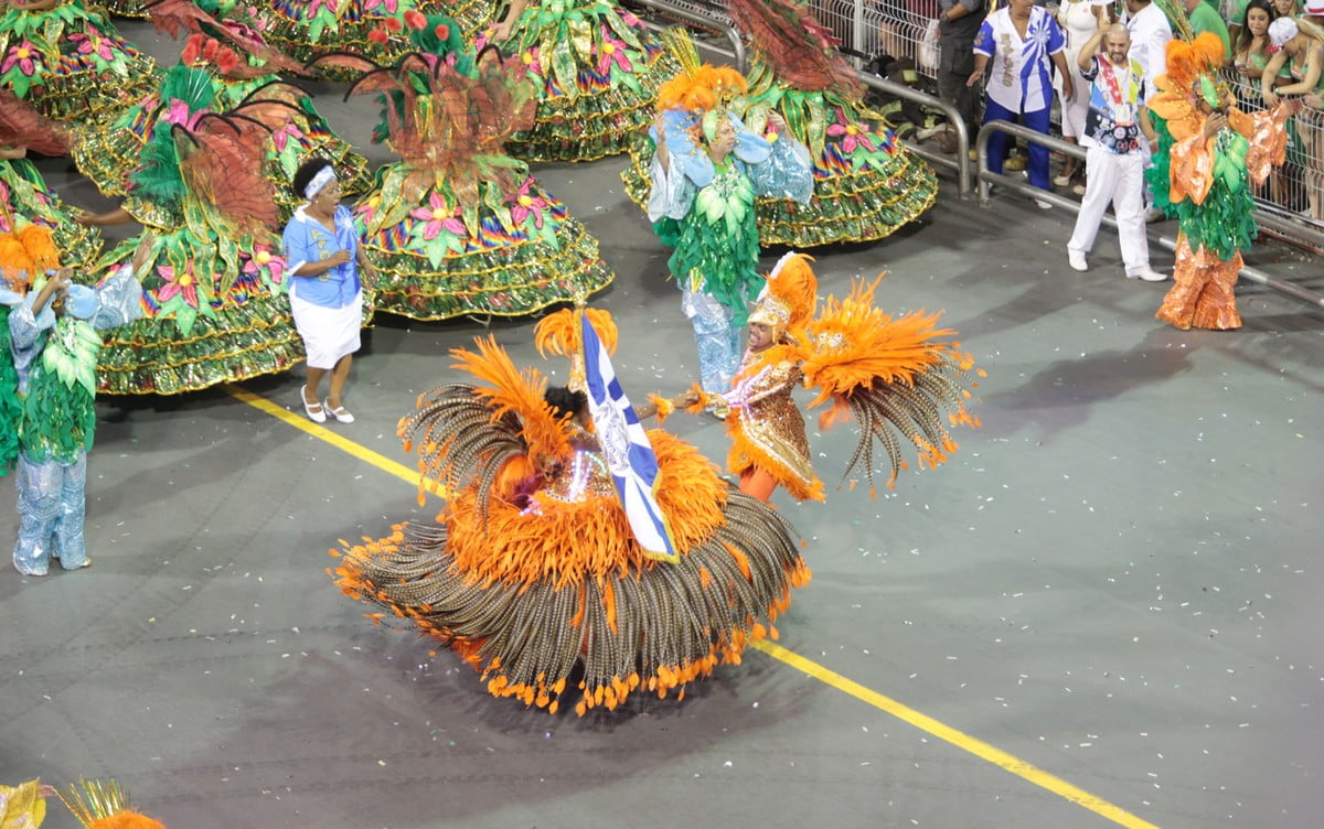 Mestre-sala e porta-bandeira será 1º critério de desempate na apuração do carnaval de SP