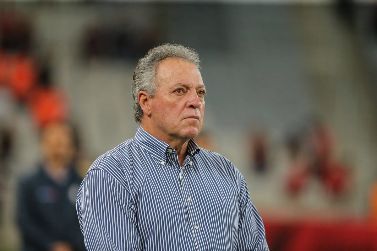 Abel Braga avalia cobrar Flamengo na Justiça por parte de premiação por títulos de 2019