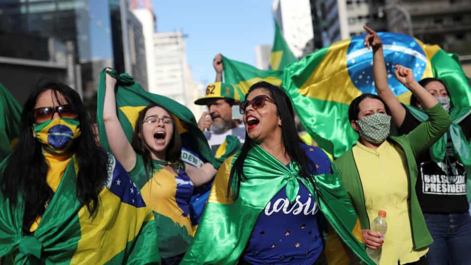 Brasil registra 263 mortes por coronavírus nas últimas 24 horas