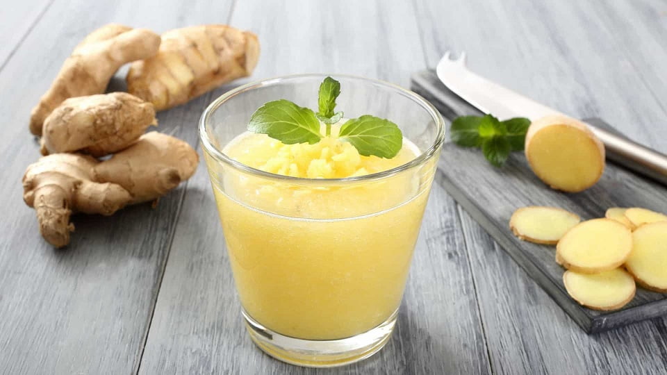 Suco de abacaxi com chá verde. A bebida ‘milagrosa’ que seca a barriga