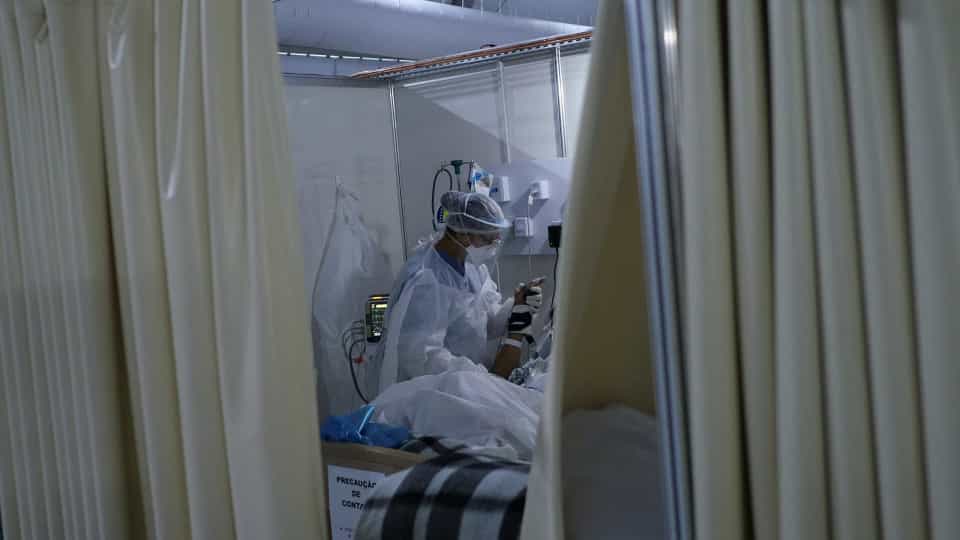 Um terço dos sobreviventes do coronavírus tem distúrbios, mostra estudo