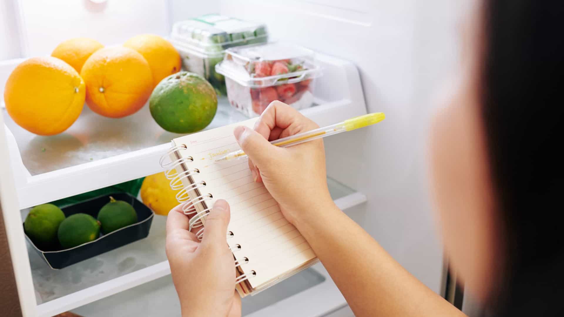 Colesterol? Três alimentos que não podem faltar na sua lista de compras