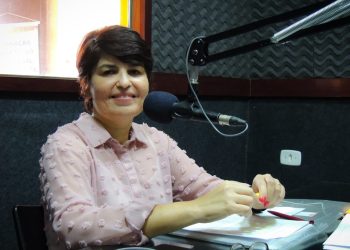 SAÚDE: Porque está faltando remédio para a população se já foi licitado, comprado e pago mais de meio milhão de reais nos últimos meses, destacou Dra. Emanuelle em entrevista na Rádio Araçá.