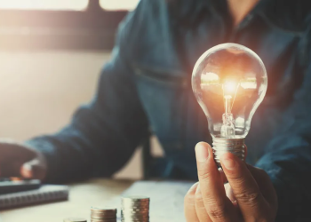 Conta de luz fica mais cara a partir de hoje: veja como economizar energia