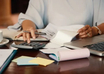 Antecedentes criminais, vida pessoal e ‘nome sujo’: veja quando a empresa pode ou não checar os candidatos